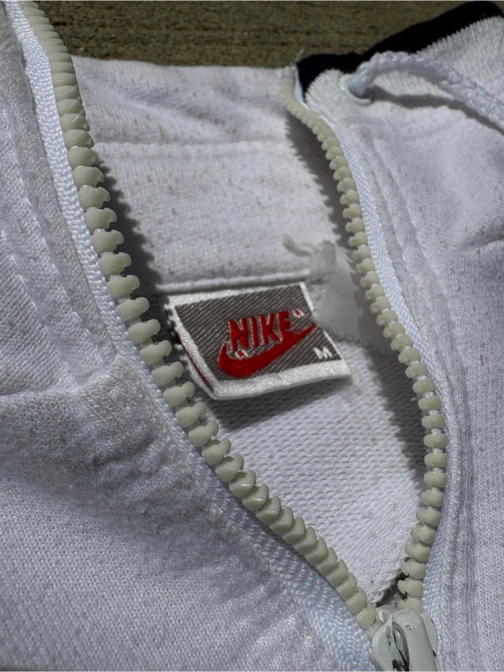Nike Men’s White/Navy/Red Colorblock Half-Zip Sweater